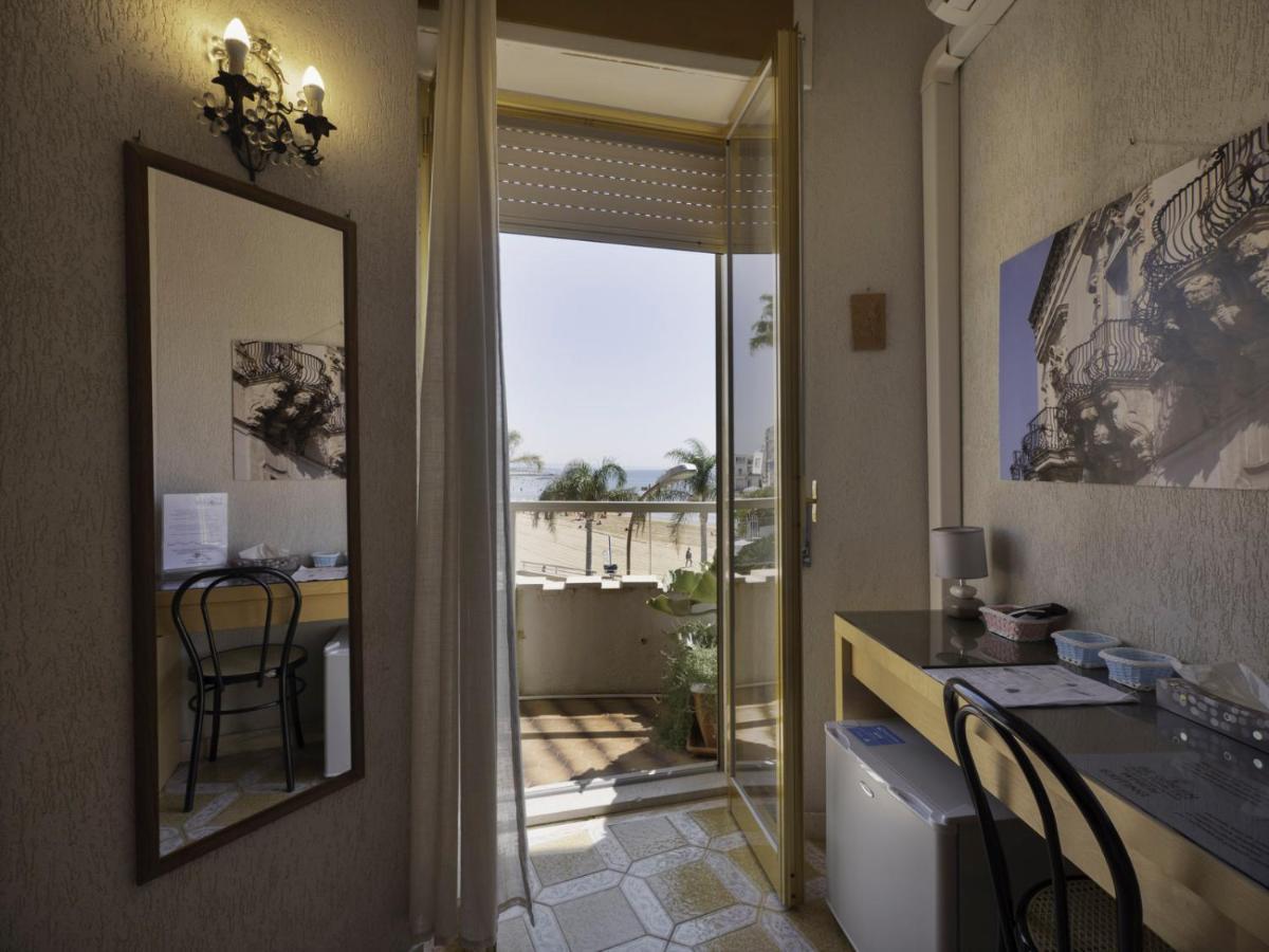 Bed and Breakfast L'Onda Марина-ди-Рагуза Экстерьер фото